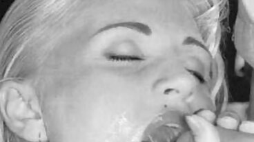 قدرتی چھاتی کے ساتھ فلم خوبصورت Ornella مورگن سے نجی