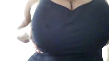 ٹانگوں پر کندھوں منظر کے ساتھ شاندار Ariella Ferrera سے realit بادشاہوں