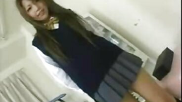 کارروائی میں ٹانگوں پر کندھوں کے ساتھ ماسٹر Adria رایبریلی کی گندگی F