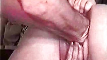 ٹانگوں پر کندھوں منظر کے ساتھ خوبصورت cand سرخ سرخ کی طرف سے 18 VideoZ